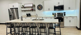 Newly Renovated 2-bedroom apartment in charming Dyersville, IA