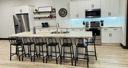 Newly Renovated 2-bedroom apartment in charming Dyersville, IA