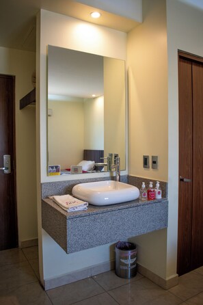 Classic Double Room, City View | Bathroom | Shower, free toiletries, towels, soap