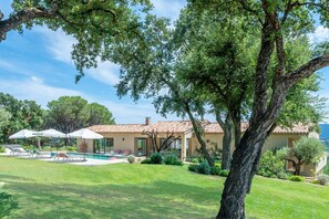 Exterior - Luxury living with views – Villa Peridon for 10 guests with spa & pool (Grimaud)