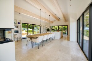 Dining - Luxury living with views – Villa Peridon for 10 guests with spa & pool (Grimaud)