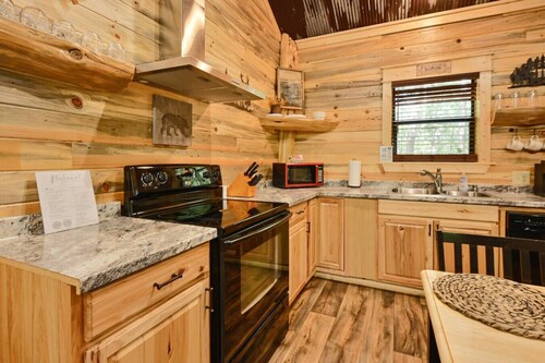 3 miles on ATV to Wolf Pen Gap, Luxury Cabin slp 5