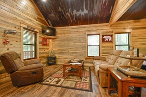 TV - 3 miles on ATV to Wolf Pen Gap, Luxury Cabin slp 5 (Mena)