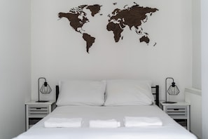 Iron/ironing board, WiFi, bed sheets