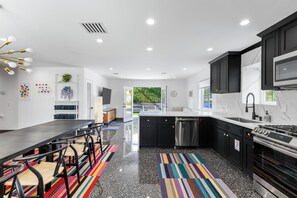 Private kitchen - Spacious 4-bedroom house with WiFi, AC in serene Palm Springs. (Palm Springs)