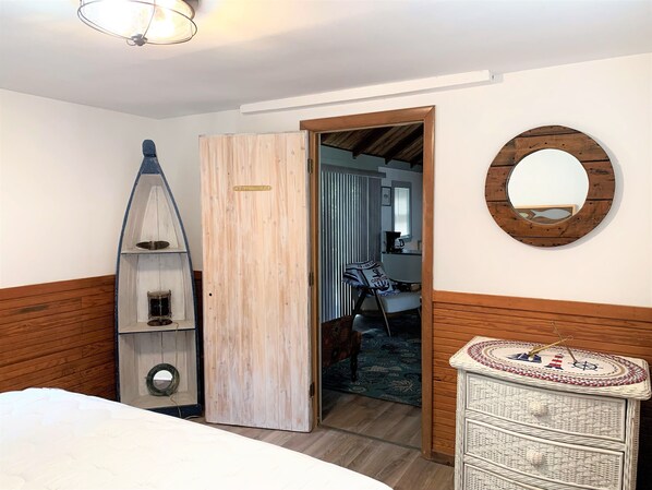 2 bedrooms, WiFi - Seaview cottage near Ocean Beaches & The Skipper! (Yarmouth)