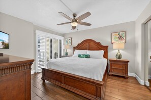 2 bedrooms, iron/ironing board, free WiFi, bed sheets - Direct oceanfront 2/2 with private balcony, heated pool, hot tub, and garage parking (New Smyrna Beach)