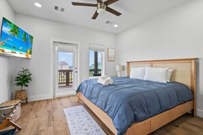 4 bedrooms, iron/ironing board, Internet