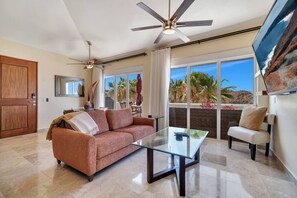 Smart TV, video library - Pedregal, 2 Pools, Quite, Ocean View, Walk to town (Cabo San Lucas)
