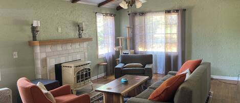 مدفأة، كُتُب