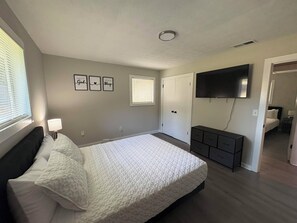 3 bedrooms, bed sheets