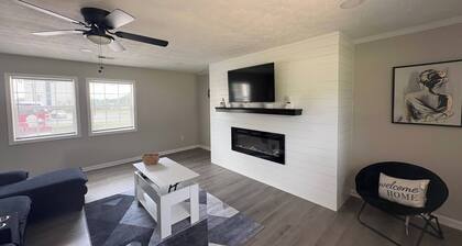 3BR home-Near Hospital & Shops