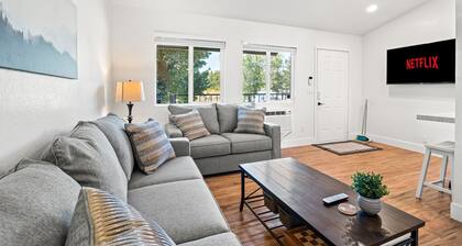 Quiet Modern Condo by UNR & 3 min to Dowtown