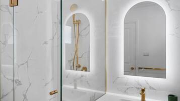 Haartrockner, Handtücher