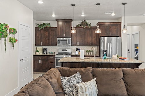 Above Parr - Pet Friendly New Listing