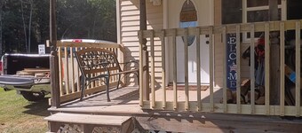 Charming 2-BR house in Marienville with AC. Close to ATV trails. Two fire pits.