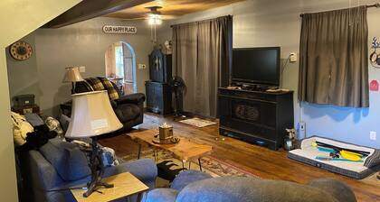 Charming 2-BR house in Marienville with AC. Close to ATV trails. Two fire pits.