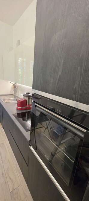 Mikroaaltouuni, uuni, astianpesukone