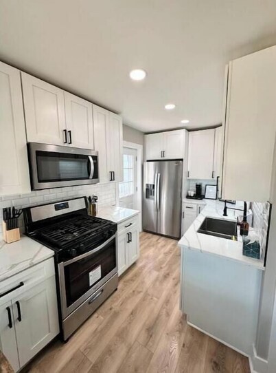 Cozy Home by O'Hare + EV Plug