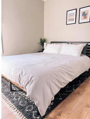 3 bedrooms, iron/ironing board, travel crib, free WiFi