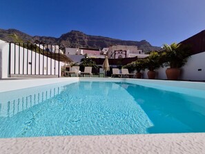 A heated pool - Casa Manuela & Federico:  Authentic & Luxurious (Mogan (Capital Municipal))