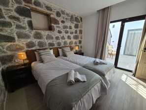 4 室のベッドルーム、アイロン / アイロン台、旅行用ベビーベッド、WiFi (無料)