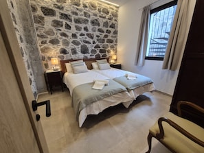 4 bedrooms, iron/ironing board, travel cot, free WiFi