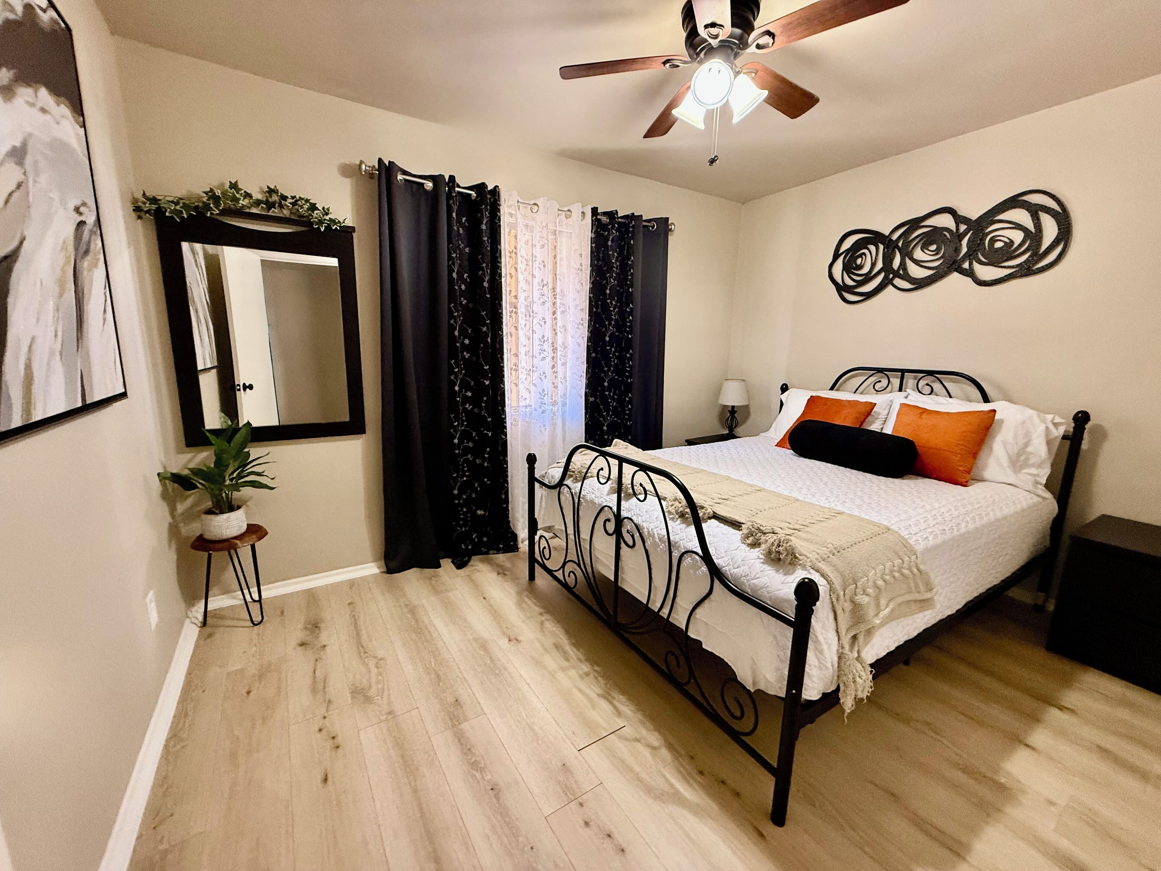 2 bedrooms, desk, iron/ironing board, travel crib