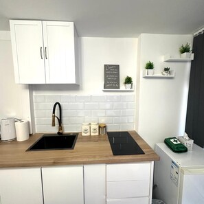 Fridge, microwave, stovetop, toaster