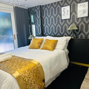 Iron/ironing board, free WiFi, bed sheets