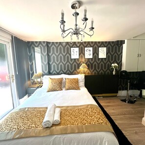Iron/ironing board, free WiFi, bed sheets