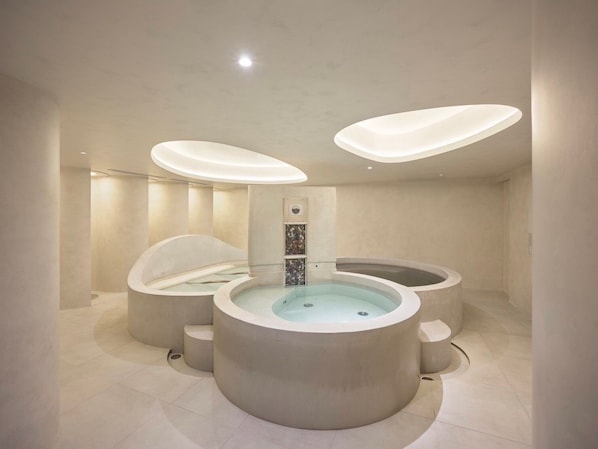 Toalettartikler (inkludert), såpe, sjampo og toalettpapir