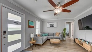 Unclassified image, 5 of 35, button - New Listing!  Breezy Palms (Aransas Pass)