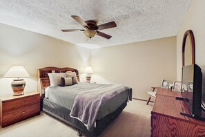 3 bedrooms, iron/ironing board, Internet, bed sheets