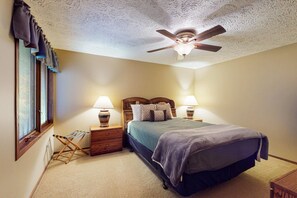 3 bedrooms, iron/ironing board, Internet, bed sheets