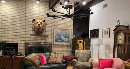 Charming 3-bedroom house in Pleasant Hinsdale with WiFi