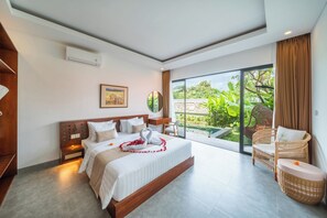 In-room safe, desk, laptop workspace, blackout drapes