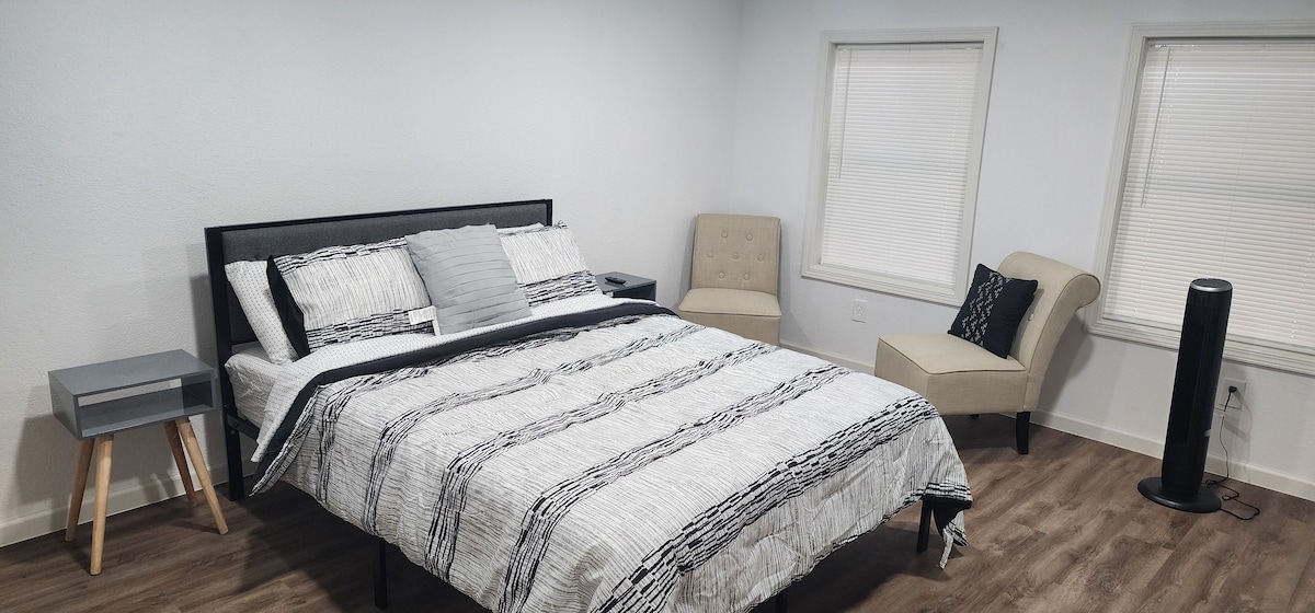 Photo 11 of EADO Escape l Close to Everything-Convenient, Downtown, Astro & Rockets Stadiums