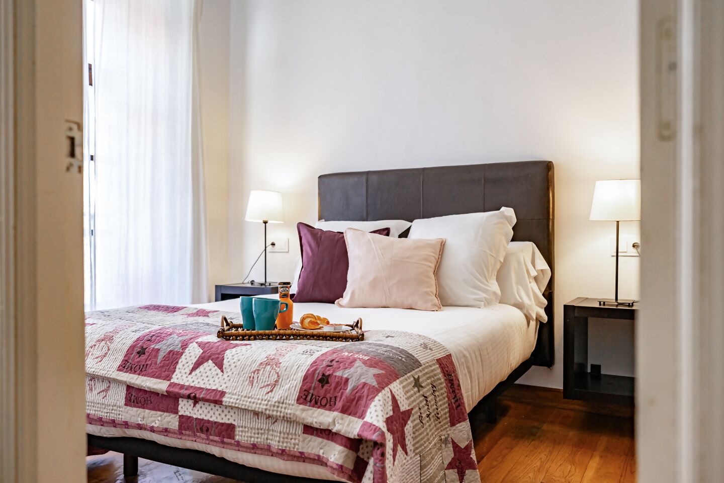 1 chambre, fer et planche à repasser, accès au Wi-Fi (inclus)