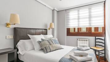 1 habitación, tabla de planchar con plancha, wifi y ropa de cama