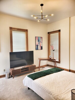 2 bedrooms, WiFi, bed sheets - Downtown Old Northside Treasure (Indianapolis)