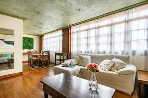 TV - Camomila Duplex Apt, megustarural (Llanes)