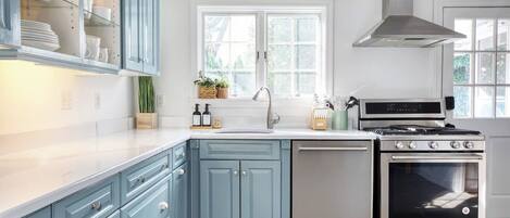 Microwave, oven, stovetop, dishwasher