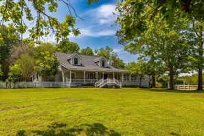 Exterior - Schulenburg Ranch Retreat, Private 27 Acres, Fishing, Game Room & Fire Pit (Schulenburg)