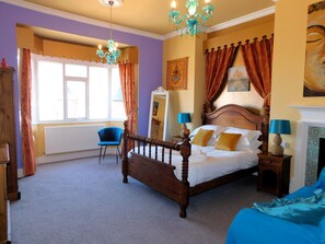 5 bedrooms, iron/ironing board, travel crib, free WiFi - Manor House, an imposing grand late Victorian detached house, situated in the heart of Cromer (Cromer)