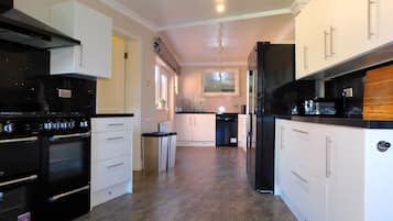 Microwave, dishwasher