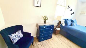 1 bedroom, iron/ironing board, WiFi (free), bed sheets