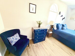 1 bedroom, iron/ironing board, WiFi (free), bed sheets
