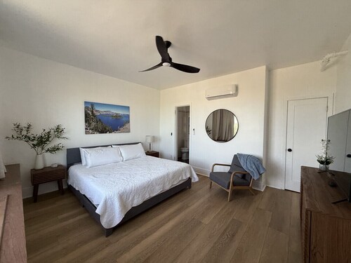 Retro-Chic Escape #208