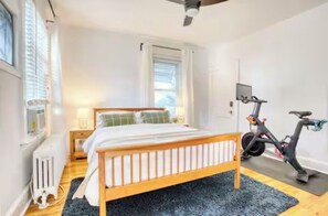 4 室のベッドルーム、アイロン / アイロン台、WiFi、ベッドシーツ